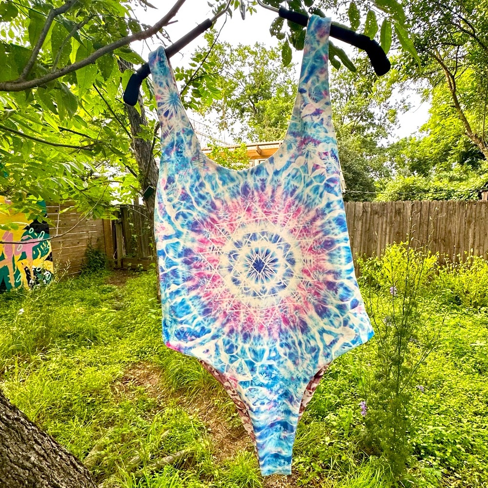 Wolven Threads Reversible Leotard Swimsuit One Piece size Medium